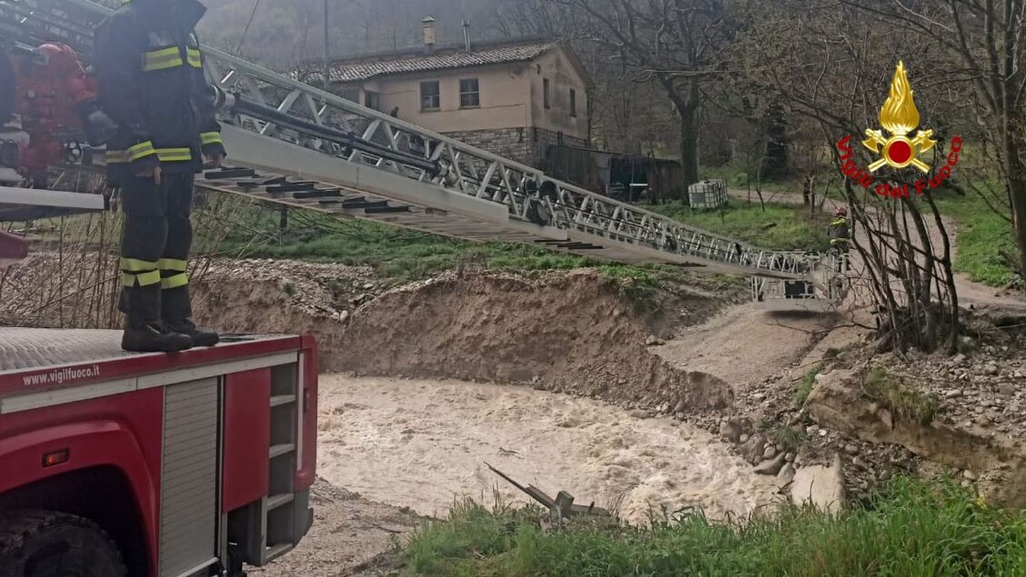 Cantiano2C Coppia Di Anziani Sa