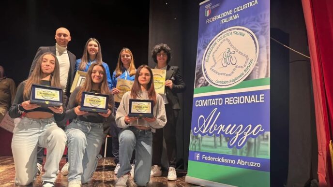 Celebrazione Del Ciclismo Abru