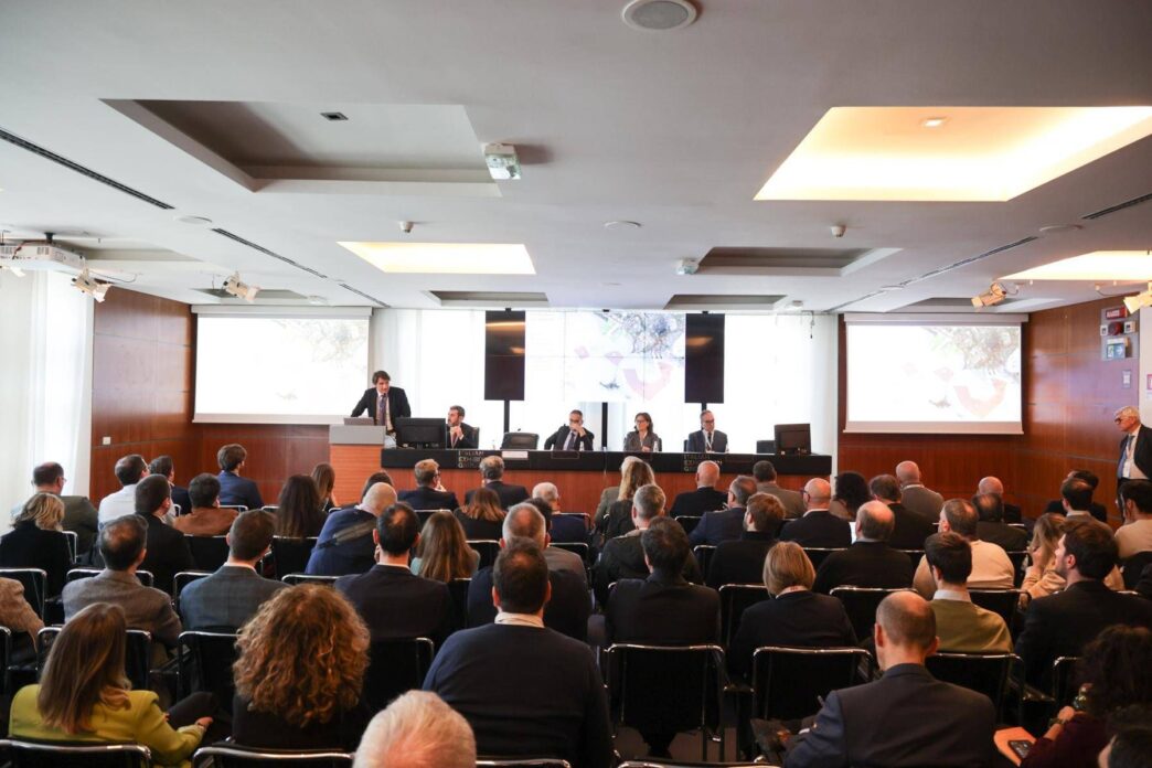 Conferenza A Key Sul Futuro En