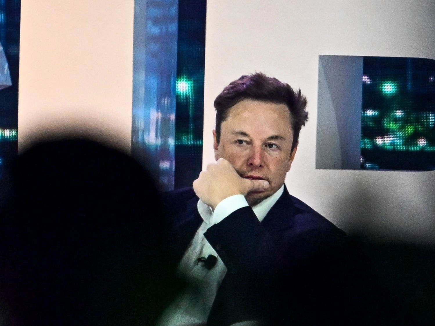 Conflitto Tra Apple Ed Elon Mu