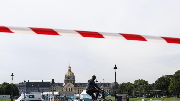 Controlli Severi A Parigi Per