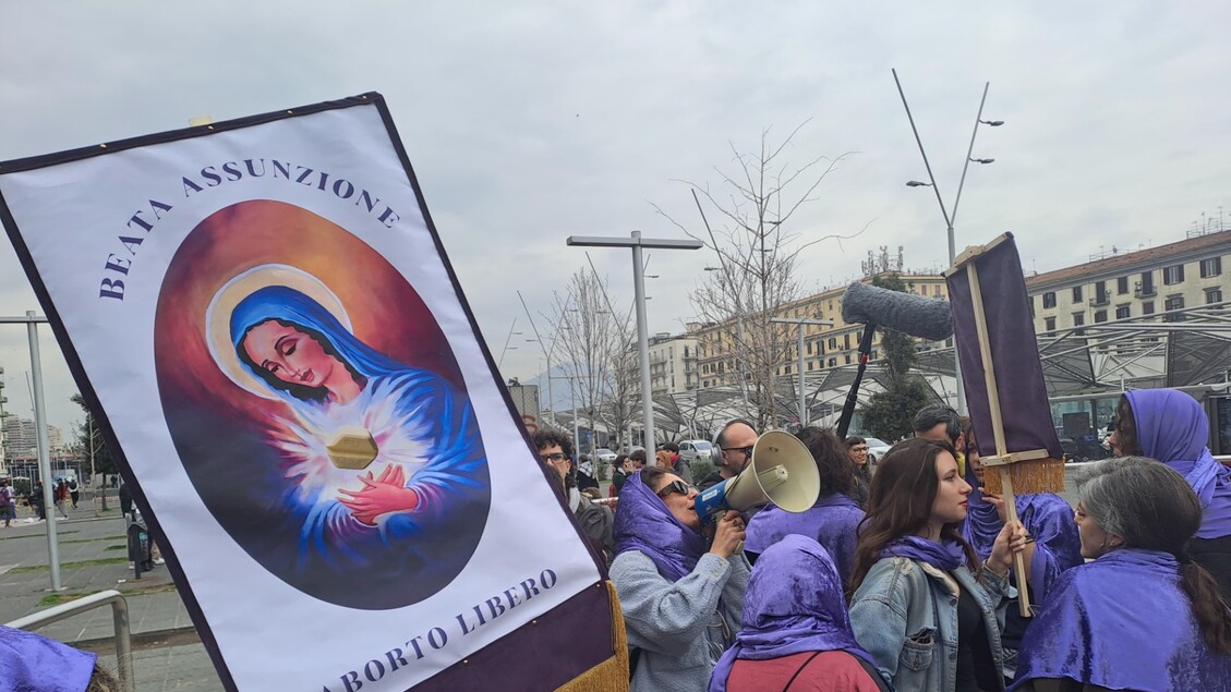 Corteo A Napoli Per La Giornat