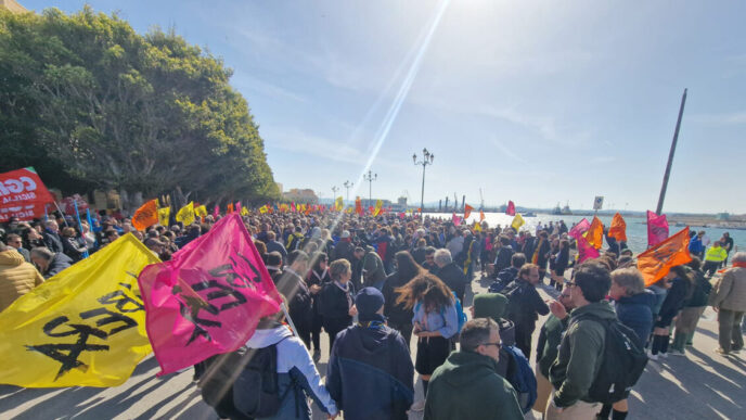 Corteo A Trapani Per La Giorna