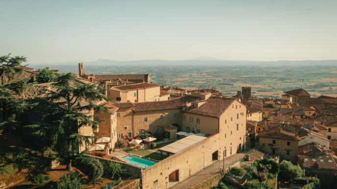 Cortona Si Prepara Alla Riaper