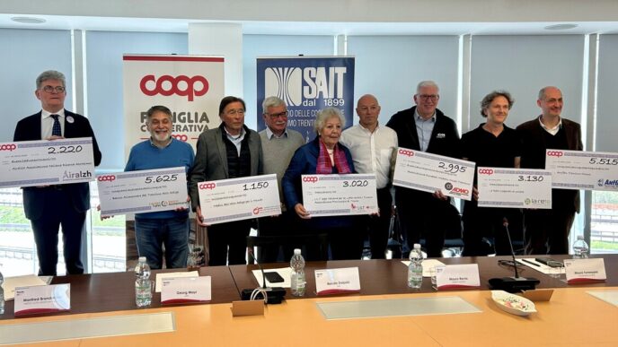 Cresce La Solidarietc3A03A 25.000
