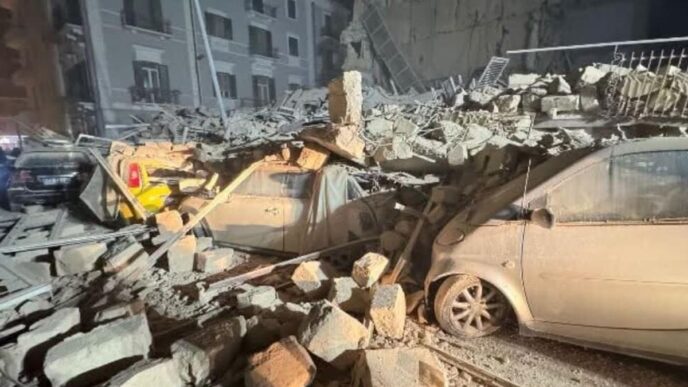 Crollo A Bari3A Pronto Soccorso