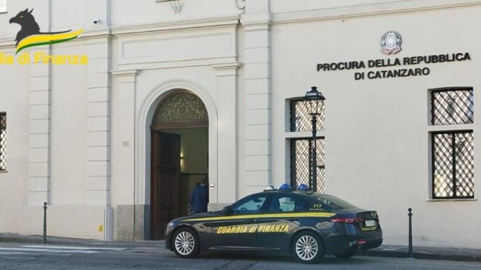Crotone2C Quattro Arresti Per L