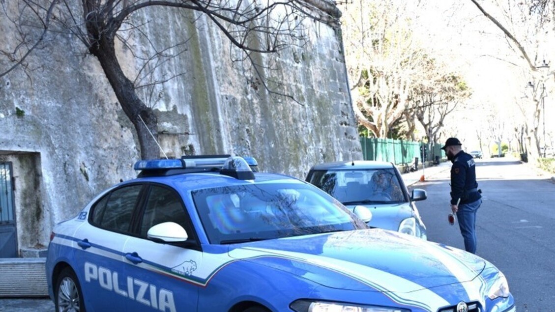 Crotone3A Denunce E Sequestri N