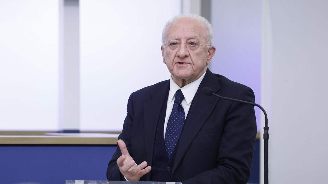 De Luca Chiede Consultazioni S