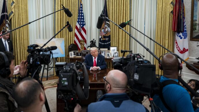 Donald Trump Punta Il Dito Con