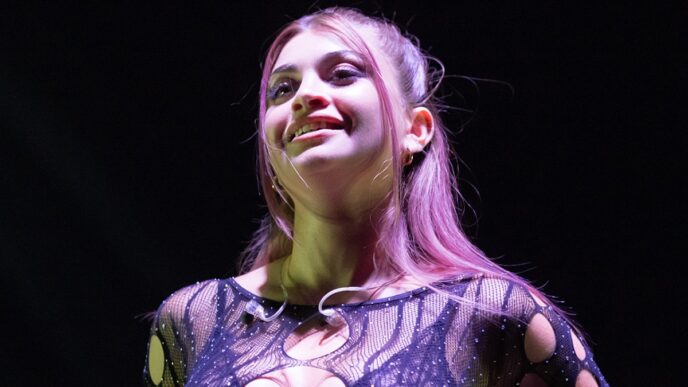 Emma Muscat Annuncia Di Essere