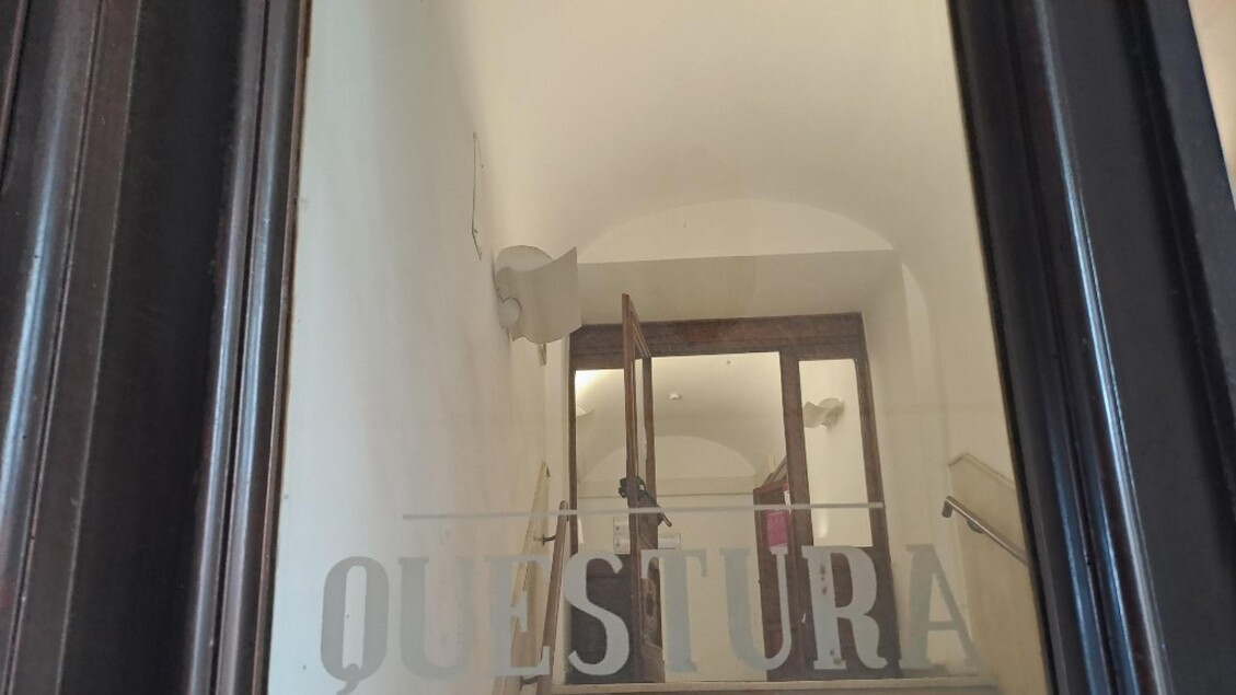 Espulsione Di Un Cittadino Alb