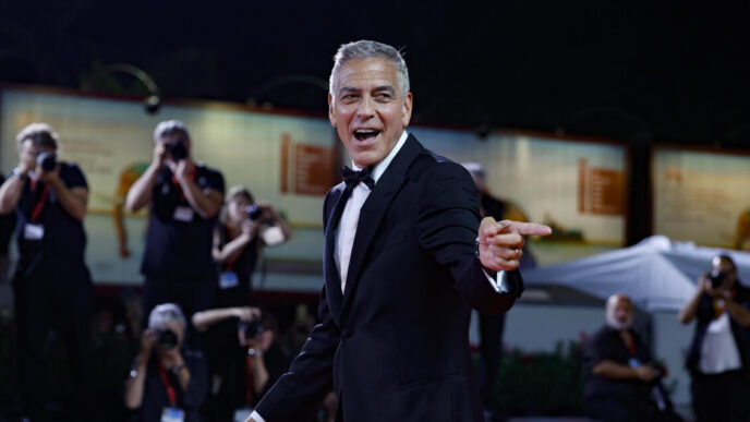 George Clooney Critica La Libe