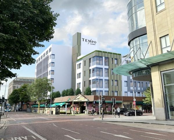 Hilton Raggiunge Mille Hotel I