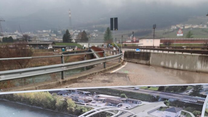 Il Nuovo Ponte Sull27Adige A Ra
