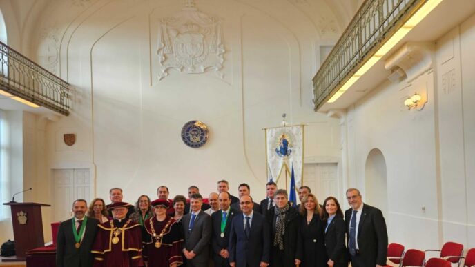 Importante Incontro Di Kreativ
