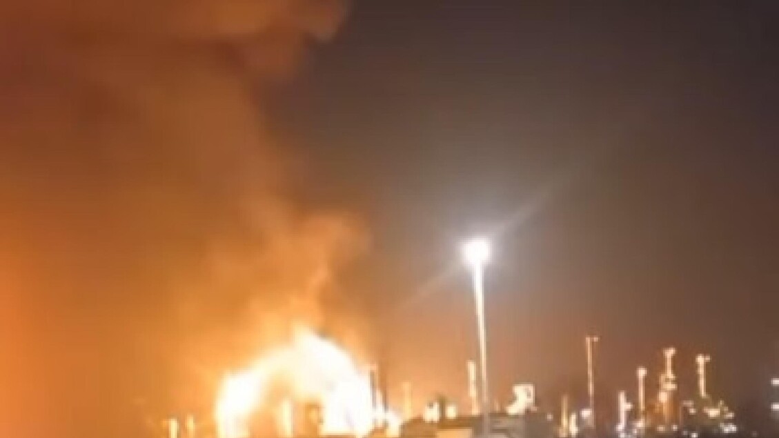 Incendio Alla Raffineria Api D 1