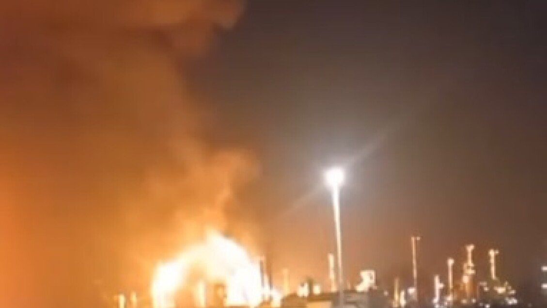 Incendio Alla Raffineria Api D