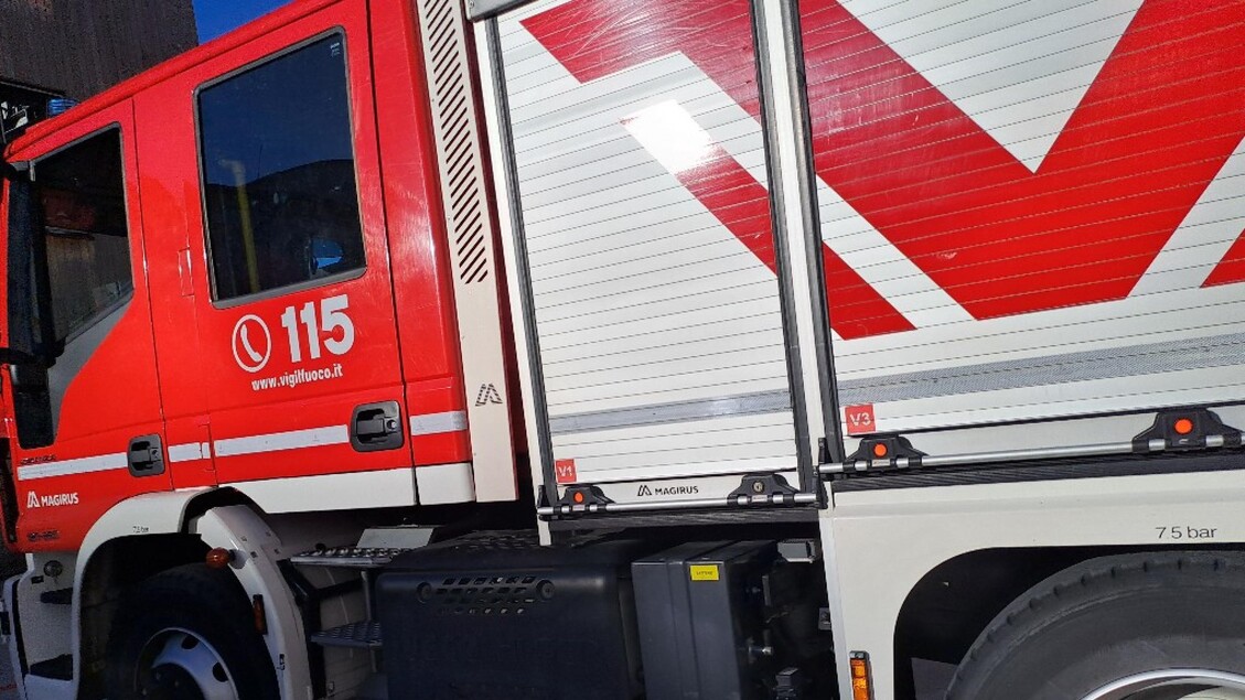 Incendio Distrugge Tre Autoart