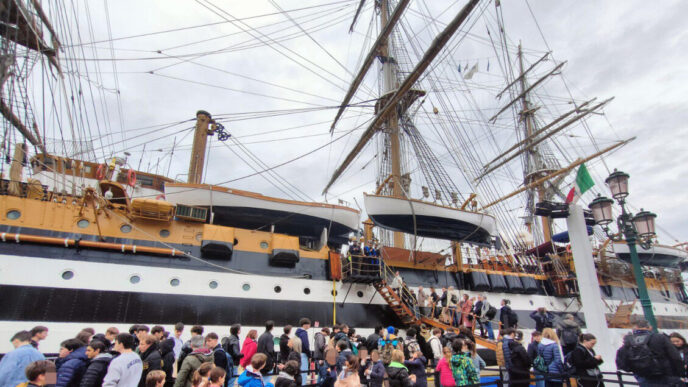 La Nave Scuola Amerigo Vespucc 1