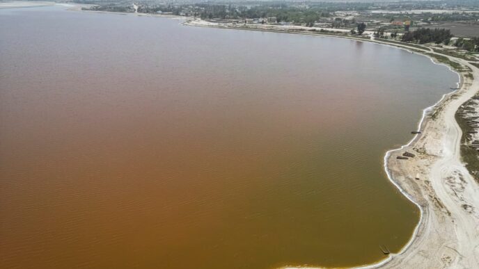 Lago Retba In Senegal3A La Rina