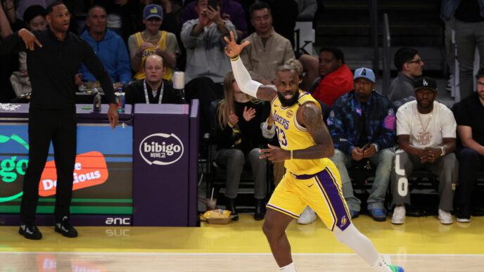 Lebron James Entra Nella Stori