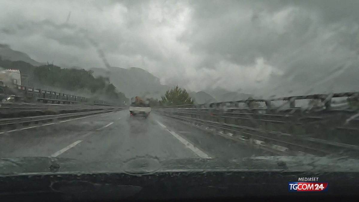 Maltempo In Italia3A Allerta Ro
