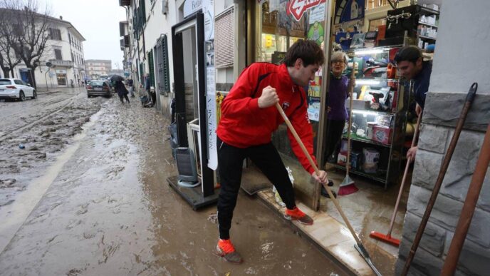 Maltempo In Toscana3A Vigili De