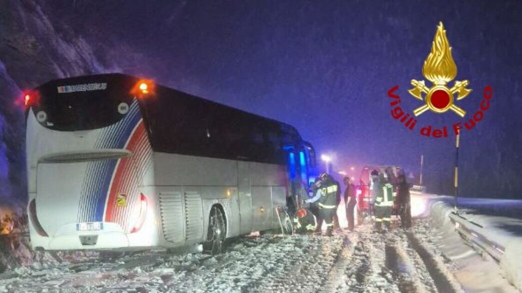 Maltempo In Montagna3A Autobus