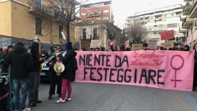 Manifestazione A Cosenza Per I