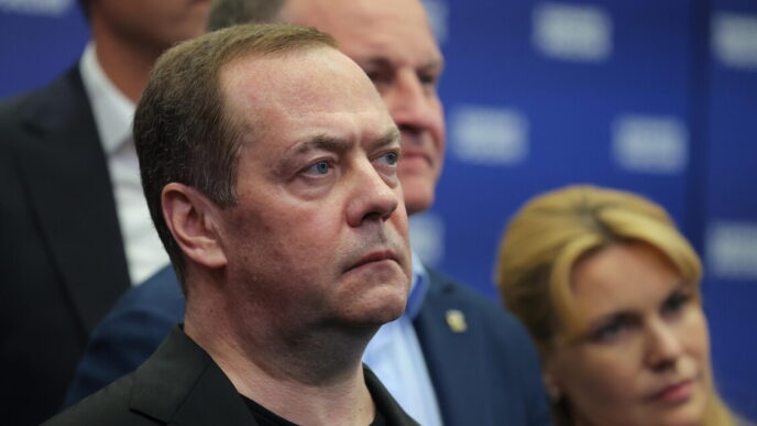 Medvedev Attacca I Politici Eu