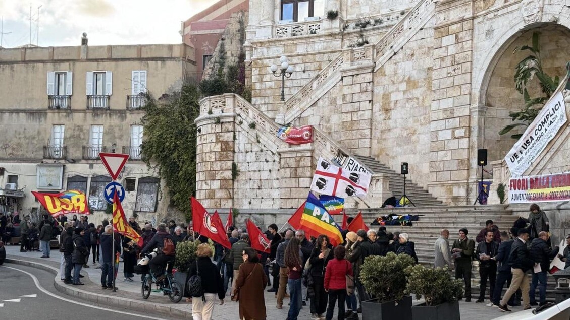 Mobilitazione A Cagliari Contr