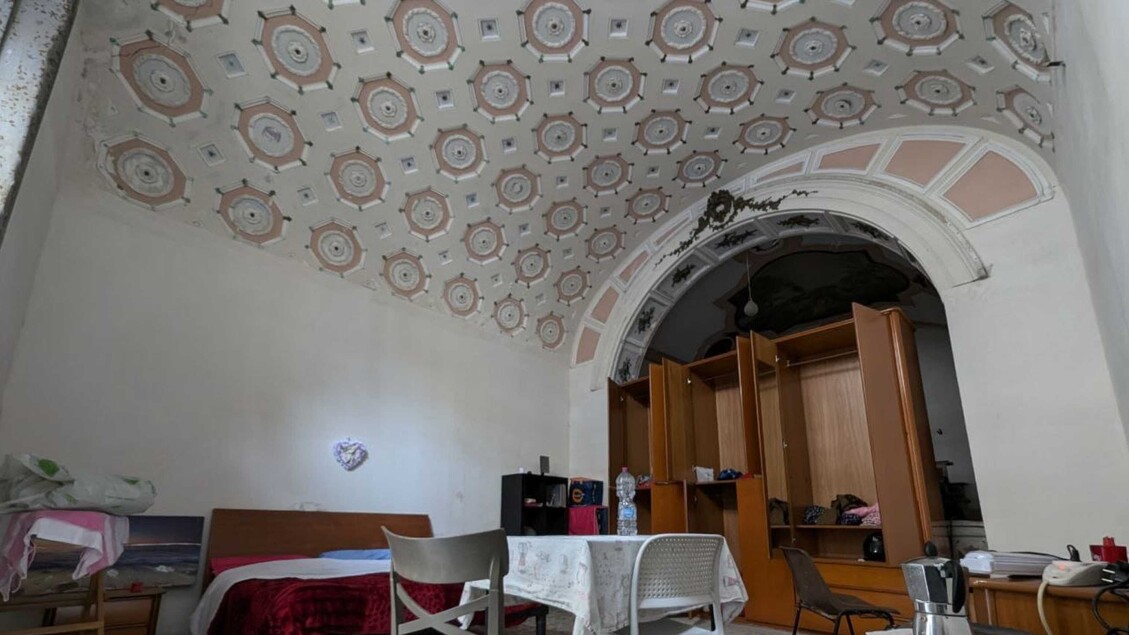 Napoli2C Sgomberata Una Cappell