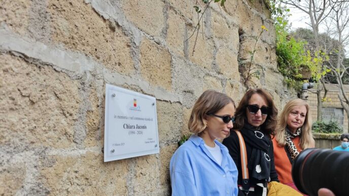 Napoli Ricorda Chiara2C La Giov