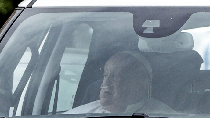 Papa Francesco Fa Rientro In V