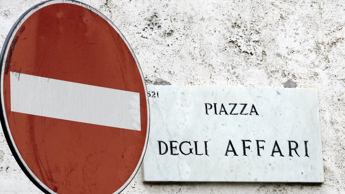 Piazza Affari Chiude In Calo3A
