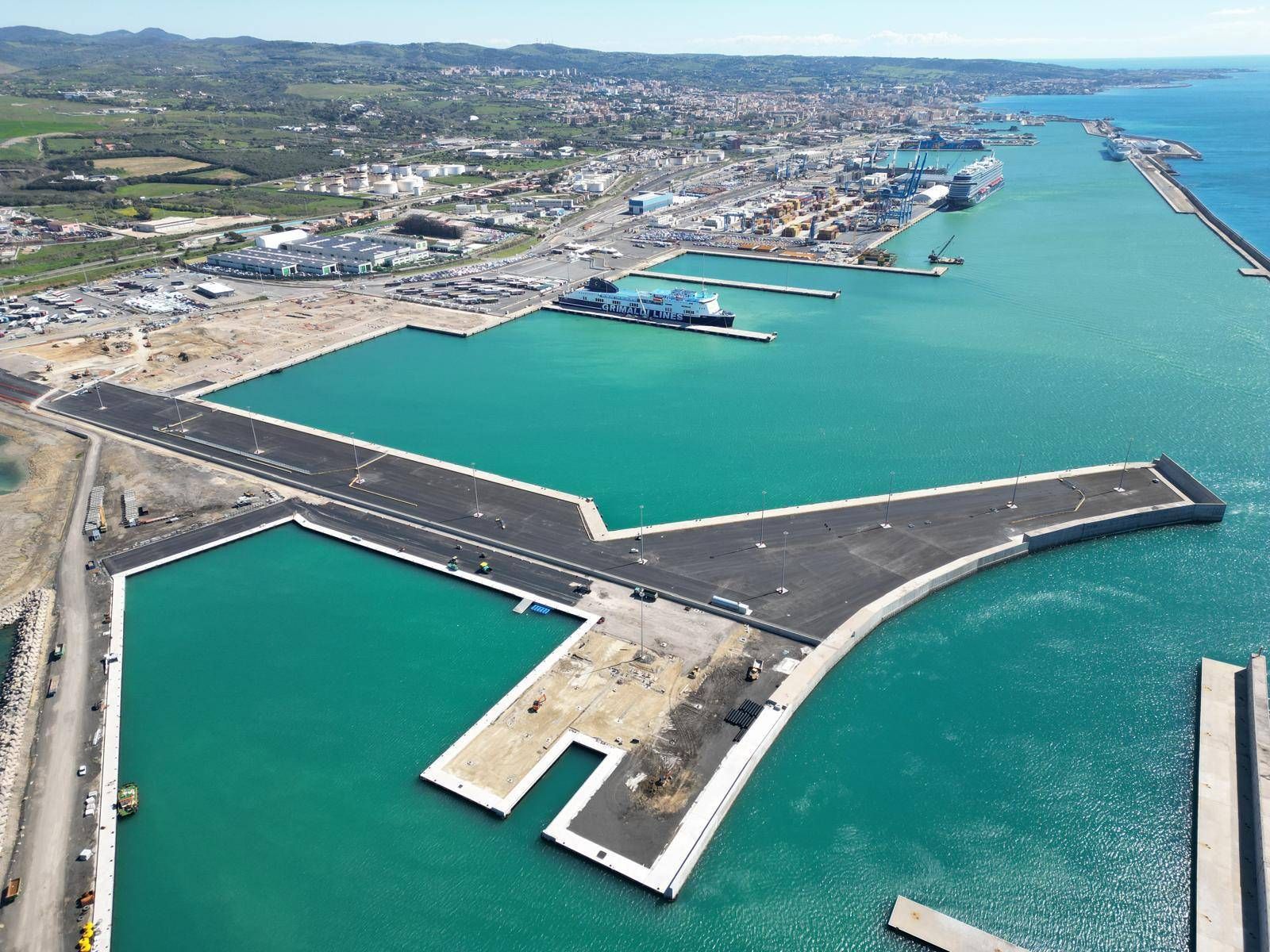 Porto Di Civitavecchia3A Nuova