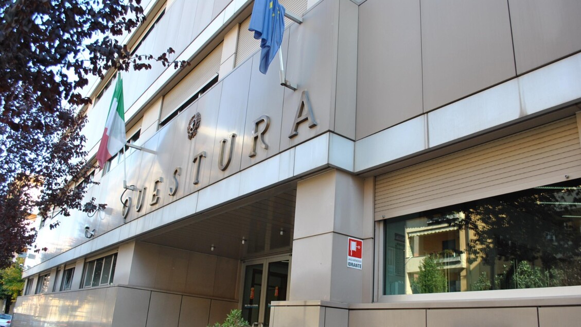 Questura Di Cosenza Risponde A