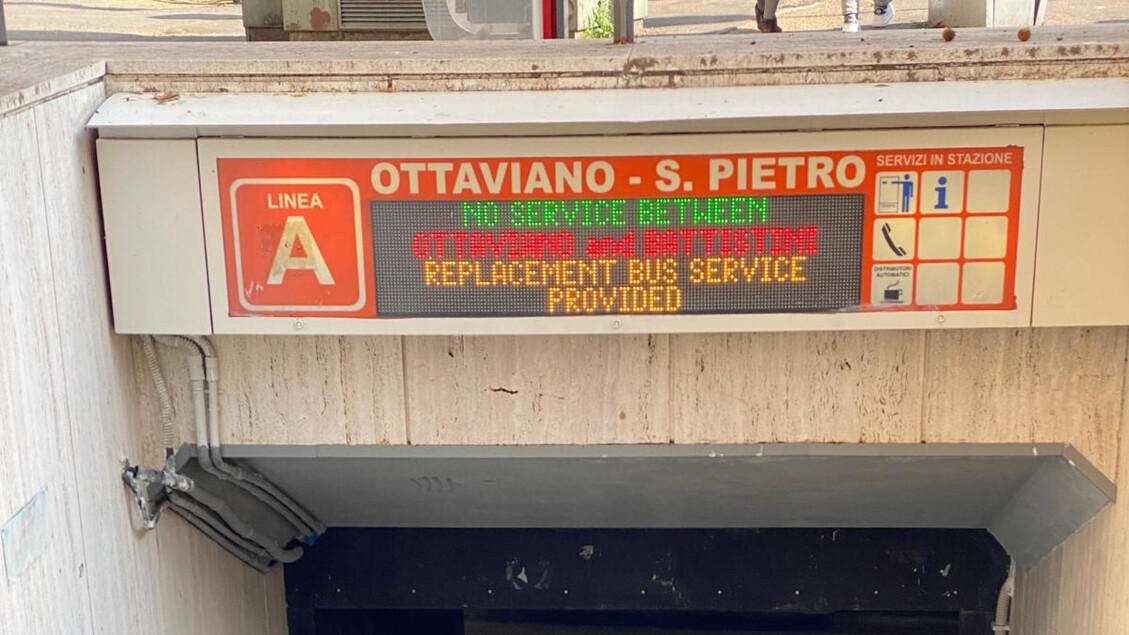 Roma3A Rapina In Metropolitana2C