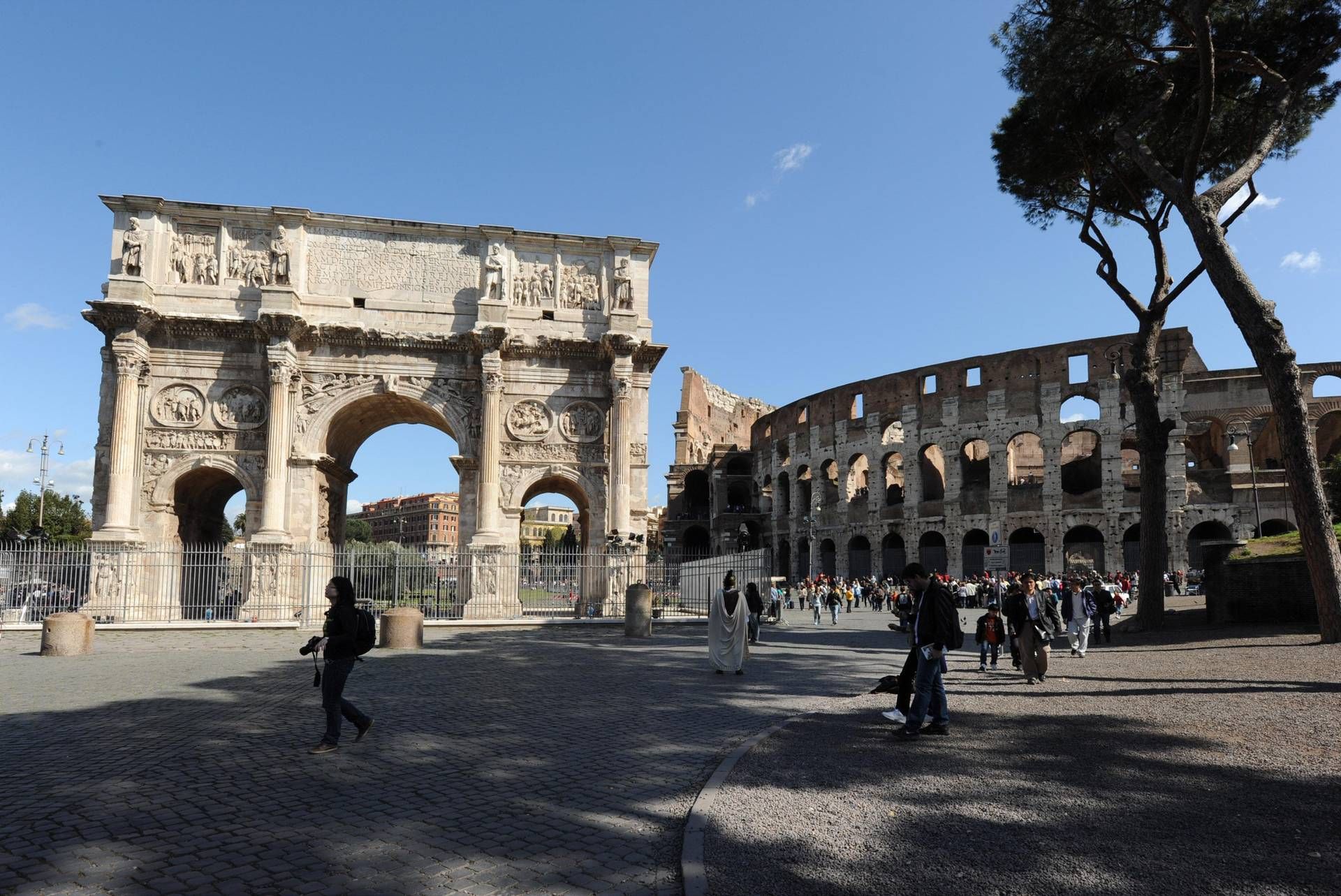 Roma Si Prepara Per Un Weekend