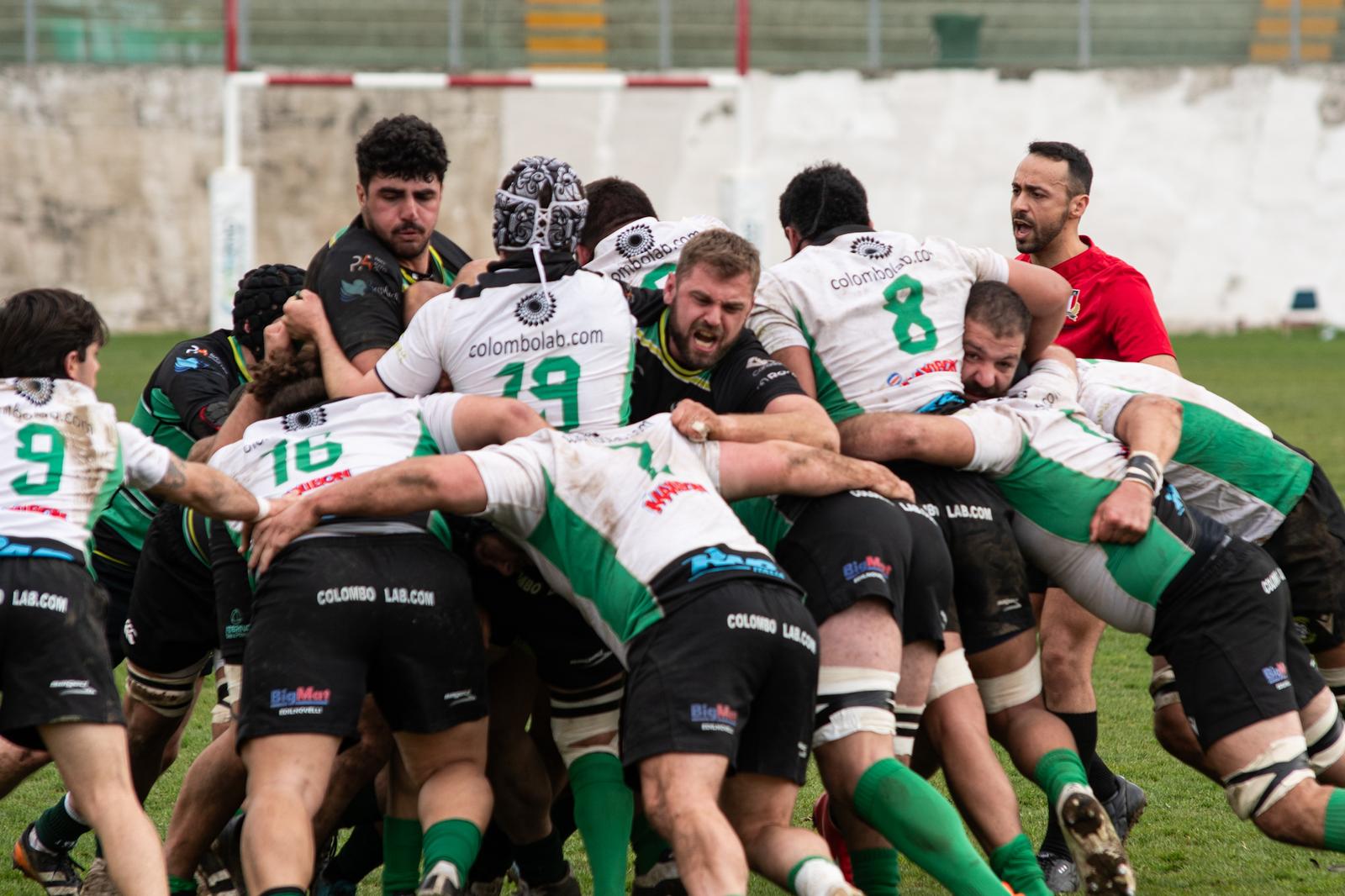 Rugby Le28099Aquila3A Un Match Comba