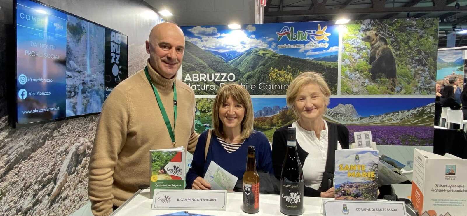 Sante Marie Si Presenta Al Pub