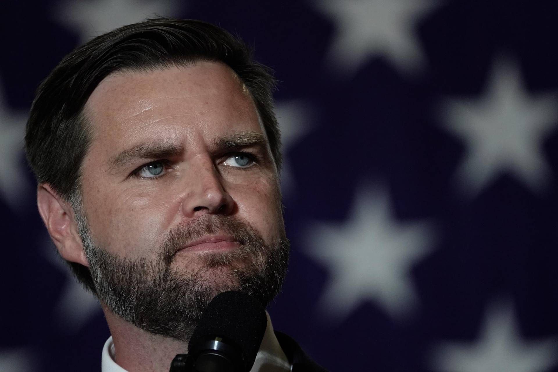Scambio Acceso Tra Jd Vance E