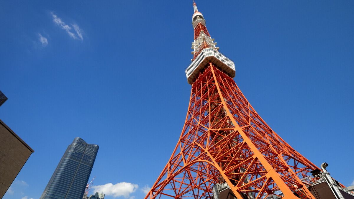 Scoperta Di Dieci Torri Eiffel
