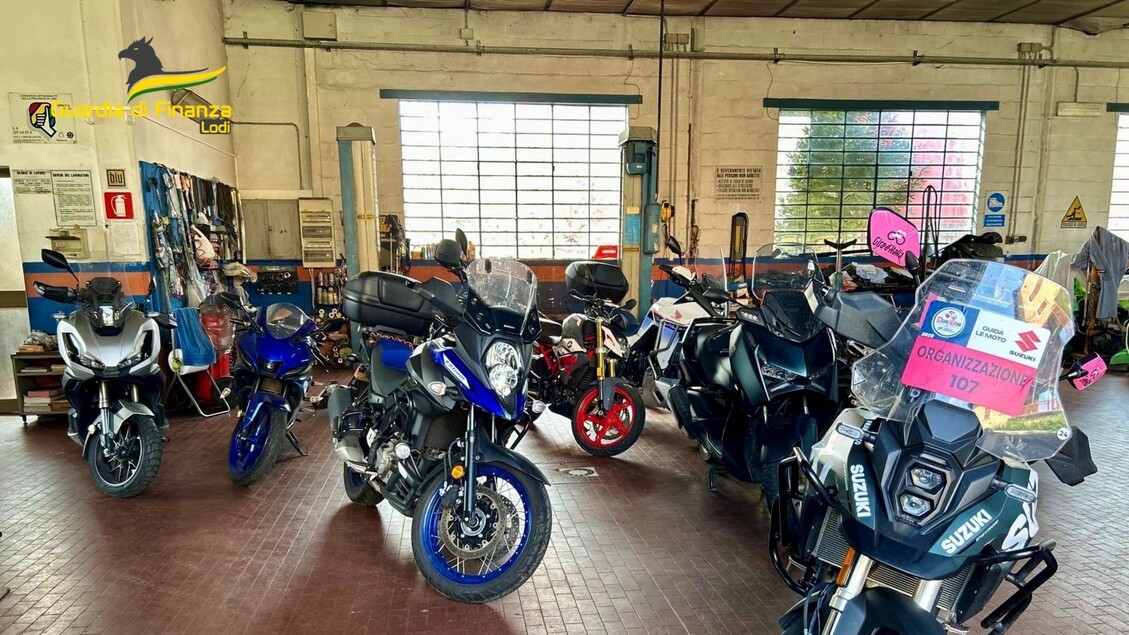 Scoperta Di Un Deposito Di Mot