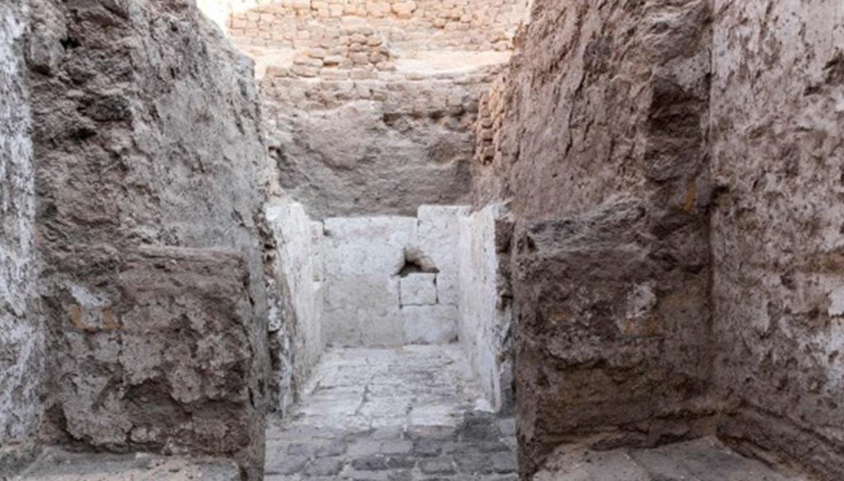 Scoperta Di Una Tomba Reale Ad