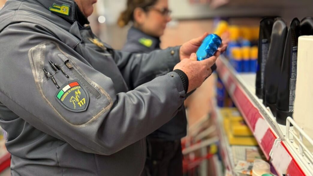 Sequestro Di Prodotti Cosmetic