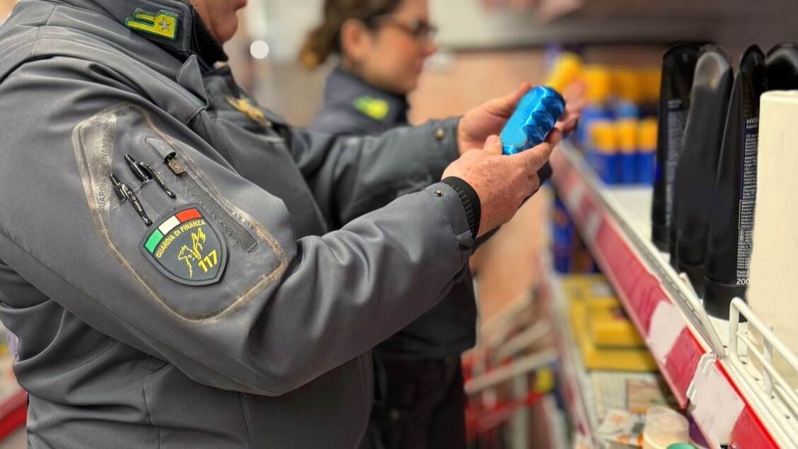 Sequestro Di Prodotti Cosmetic