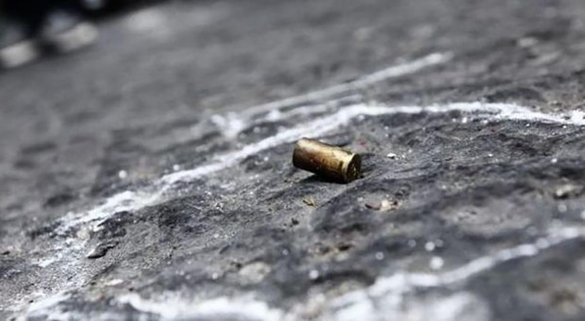 Spari Contro Un27Abitazione A C