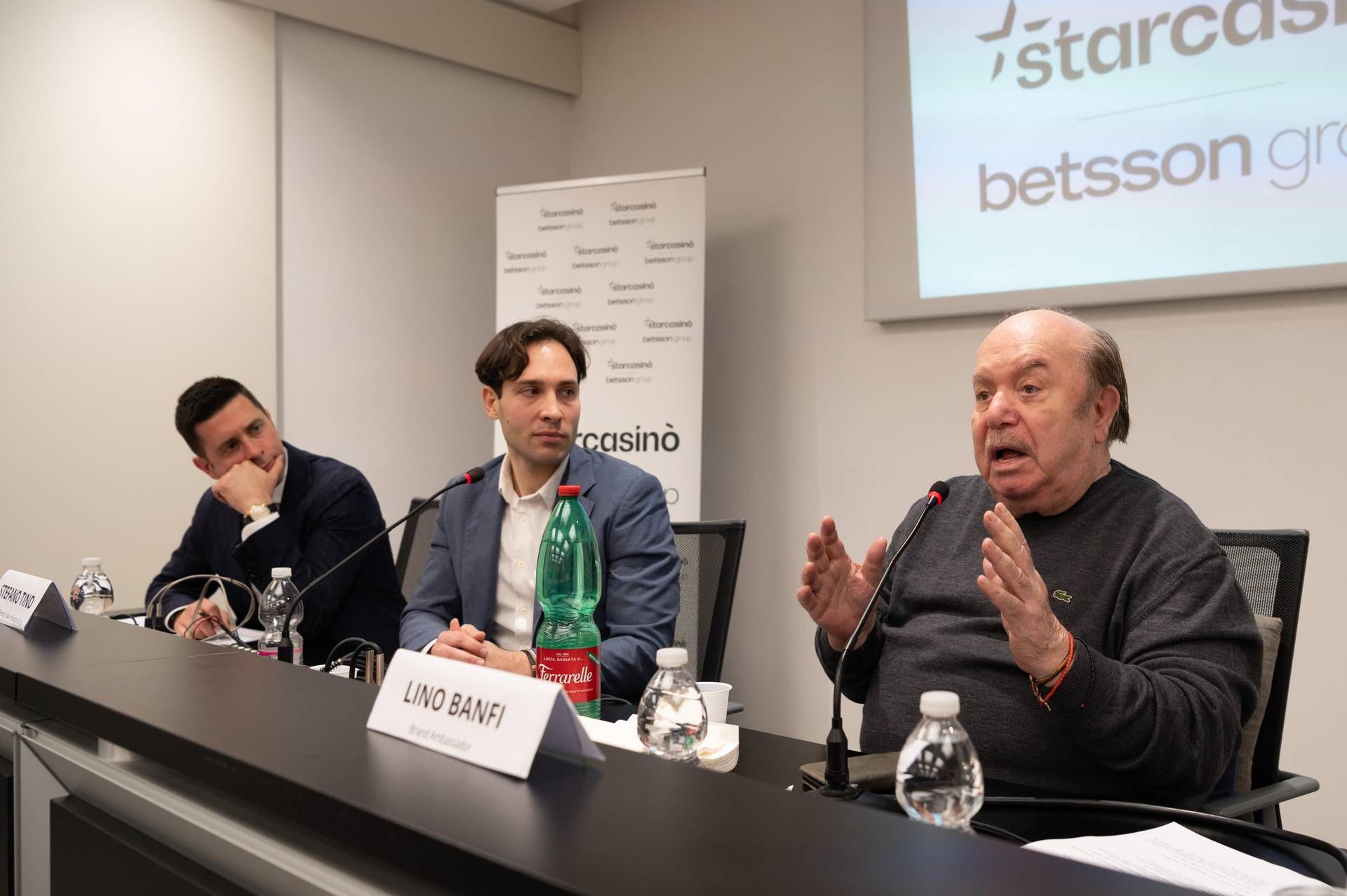 Starcasinc3B2 Promuove La Respons